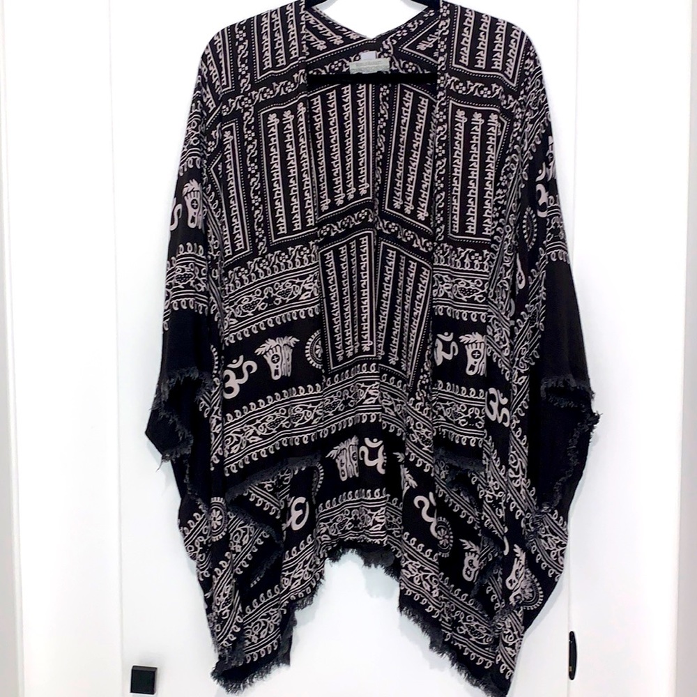 World Market Kimono Top Black and Cream OS Rayon